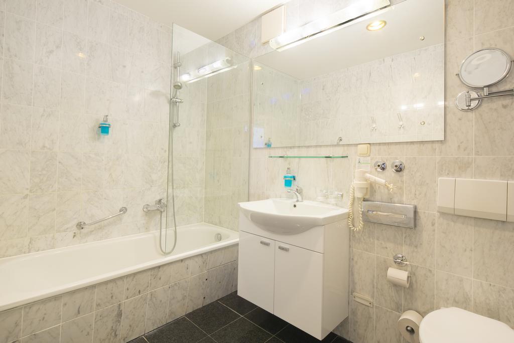 Hotel Bellevue Тимендорфер Странд Стая снимка