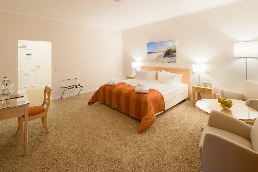 Hotel Bellevue Тимендорфер Странд Екстериор снимка